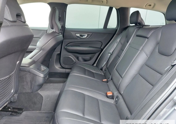 Volvo V60 Cross Country cena 178000 przebieg: 63043, rok produkcji 2021 z Legionowo małe 379
